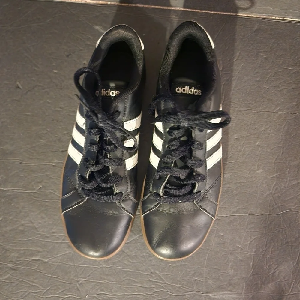 Adidas Baseline Youth Shoes Size 6 Black/White Gum